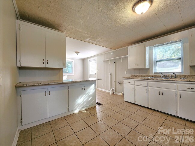 Photo - 317 Westview St