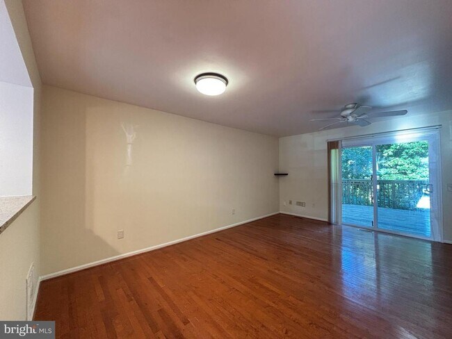 Photo - 14852 Basingstoke Loop