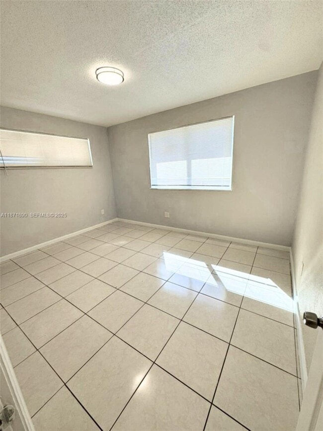 Photo - 3737 NW 20th Ave Unit 3737