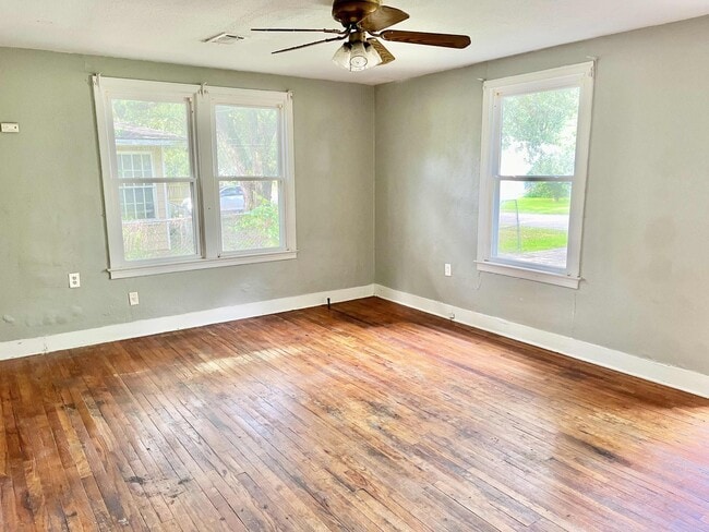 Building Photo - 5812 Beechwood Dr Rental