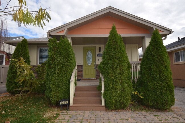 Building Photo - Wonderful 3 Bedroom 2 Bath Home in Salt Lake City!