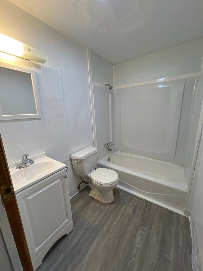 Photo - 3901-3912 12th St SW