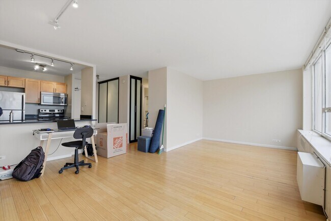 Photo - 70 W Burton Pl Unit 2306