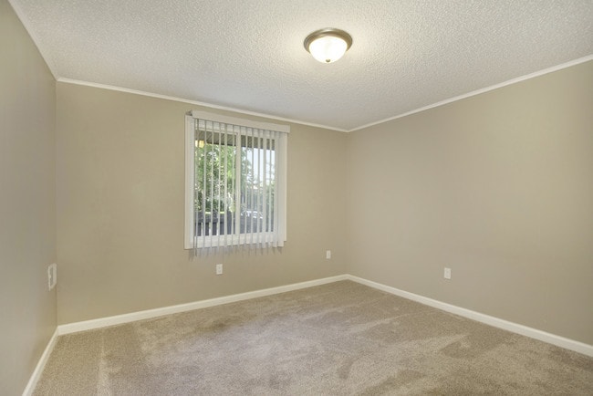Pineridge Apartments