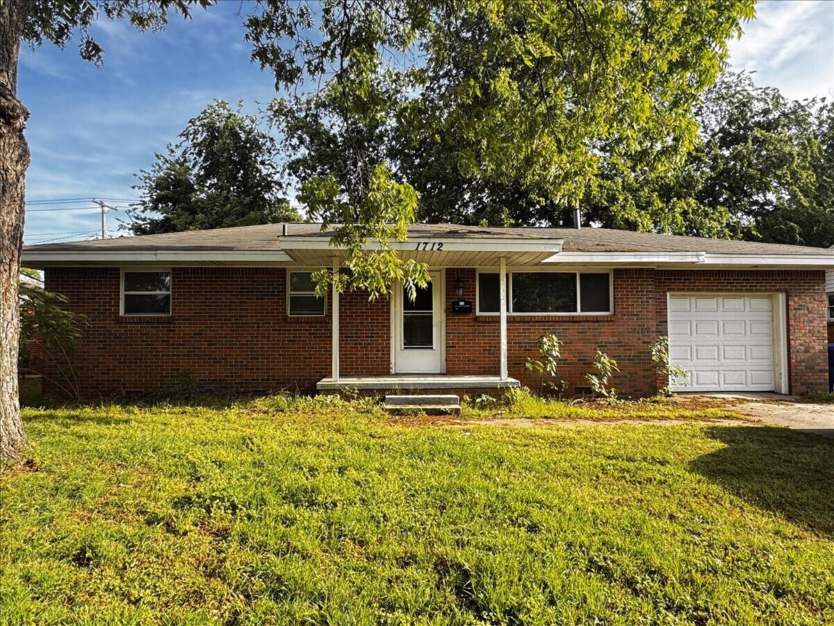 Photo - 1712 W Boyd St