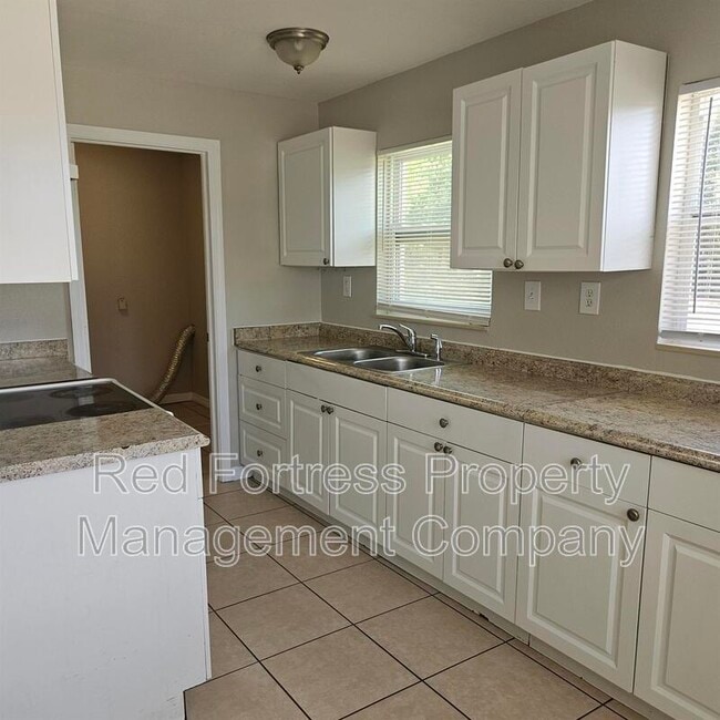 Photo - 2721 Elmwood St