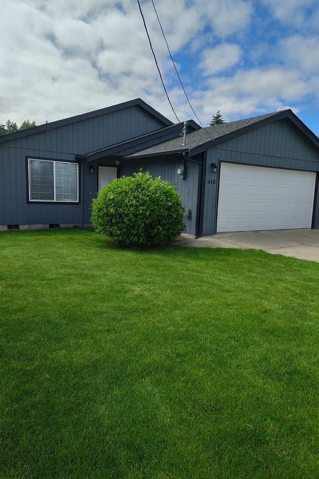 Building Photo - **** CLEAN AND CONVENIENT **** Rental