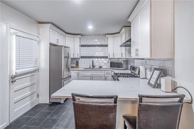 Photo - 2456 Harwood Dr