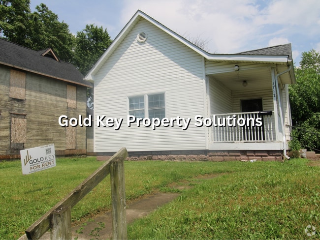 Building Photo - 3 Bed 1 Bath Home For Rent W/ Fenced Yard