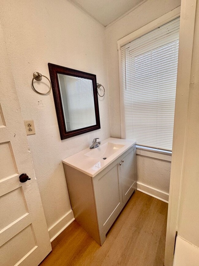 Photo - 1004-1006 Elliston Street Unit 1006 Elliston