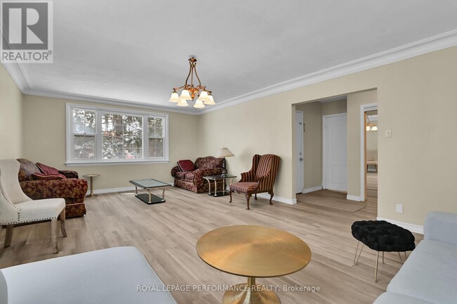 Photo - 474 Vernon Ave Unité 2