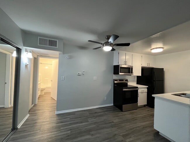 Photo - 951 S. Oxford