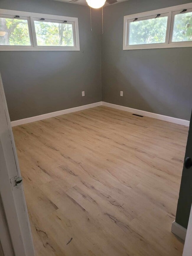 Photo - 3 Bedroom 1 Bath newly remolded available NOW House