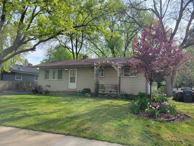 Photo - 413 N Rosa Rd