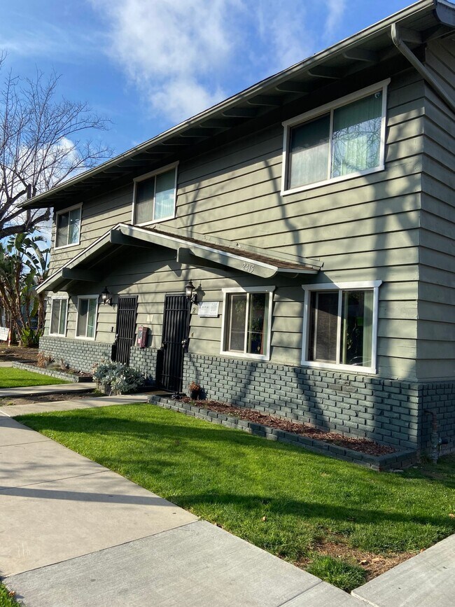 Photo - 2415 E. 6th Street Apartments