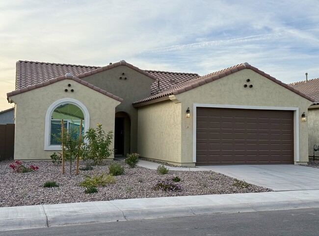 Front of Home - 2926 N Coronado Dr House