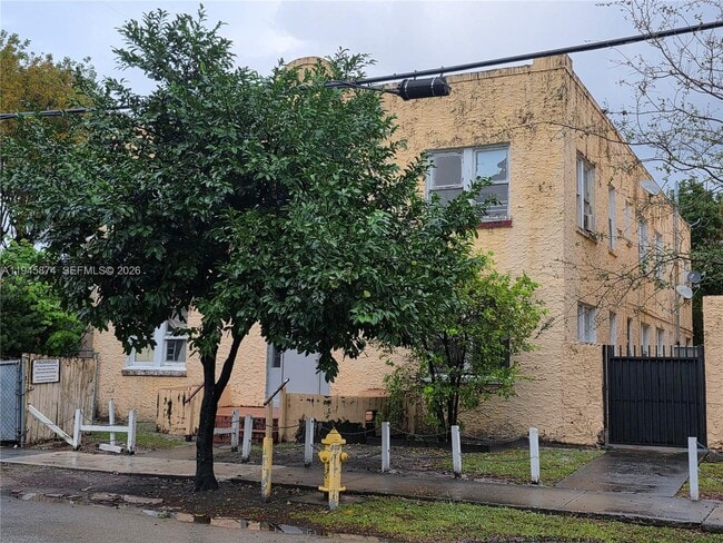 Photo - 1005 SW 19th Ave Unit Apt 6