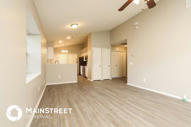 Photo - 548 Portland Cir