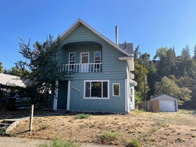 Building Photo - 2004 E Hartson Ave