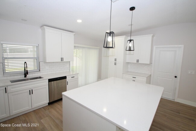 Photo - 580 Pine Tree Dr
