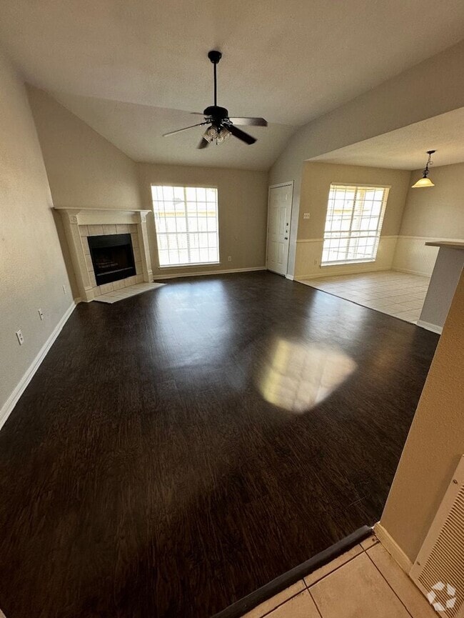 Building Photo - 10100 Valencia Dr Unit B Rental