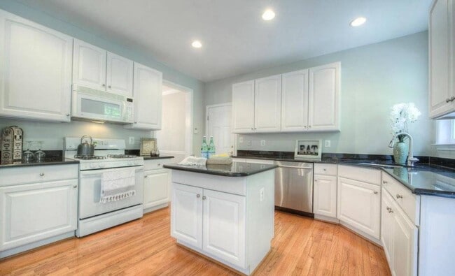 Photo - 6961 Klett Dr