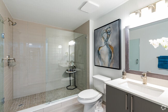Aventura - Bathroom
