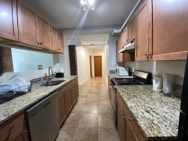 Photo - 2 Colliston Rd Apartments Unit #B