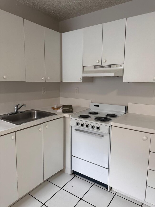 Photo - 626 - Kina Hialeah