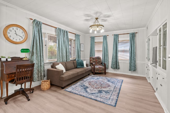 Photo - 200 Medford Heights Ln