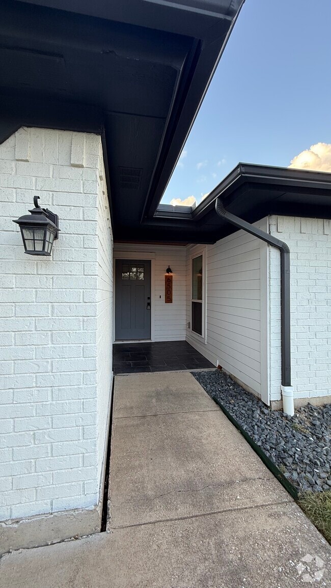 Building Photo - 6505 Highview Terrace Rental
