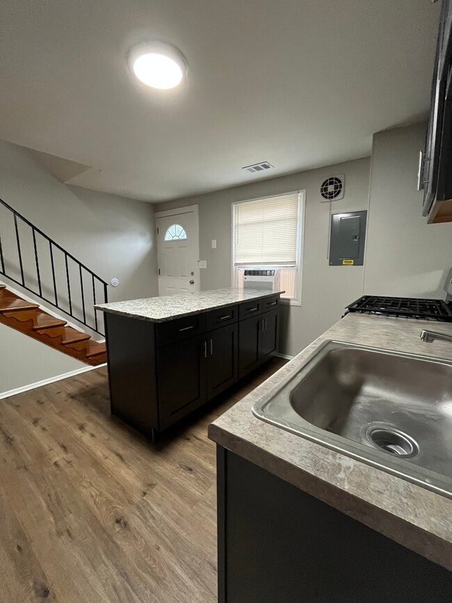 Photo - 3241 Chestnut St