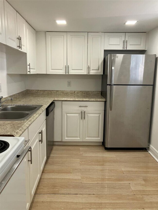 Photo - 2800 NW 56th Ave Unit H405