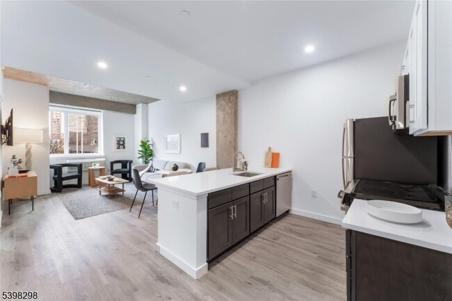 Photo - 10 Commerce Ct Unit 3C