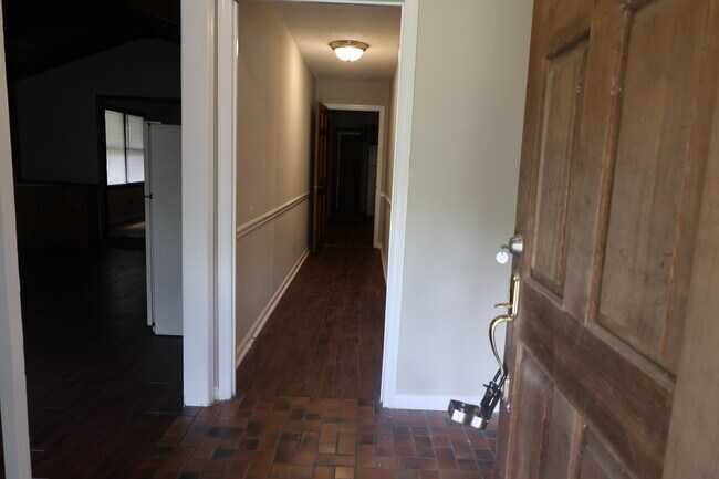 Photo - 213 Merry Wood Dr