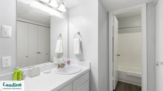 Photo - 2300 Misty Ridge Cir Unidad 146