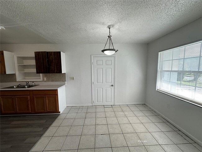 Photo - 5261 Letha St