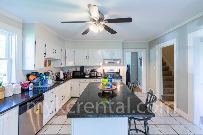 Photo - 4703 Alhambra St