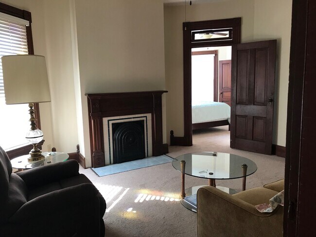 Photo - 103 E 22nd St