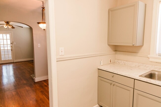Photo - Conveniently located in South Richmond Near Midlothian Turnpike