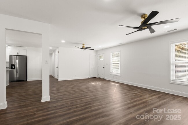 Photo - 815 Sharon Dr