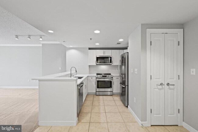 Photo - 777 7th St NW Unit 1021