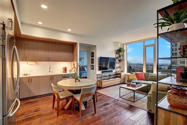 Building Photo - 1321 Seneca St Unit #1004