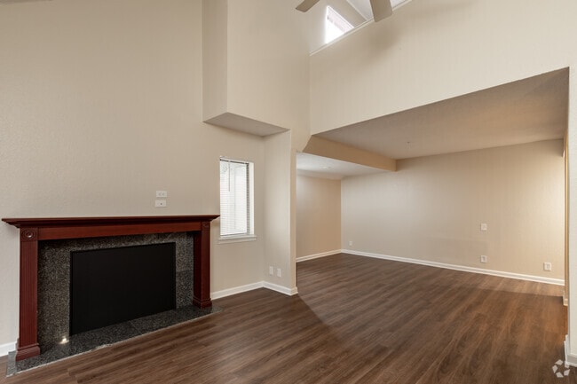 2BR, 2BA - 850SF