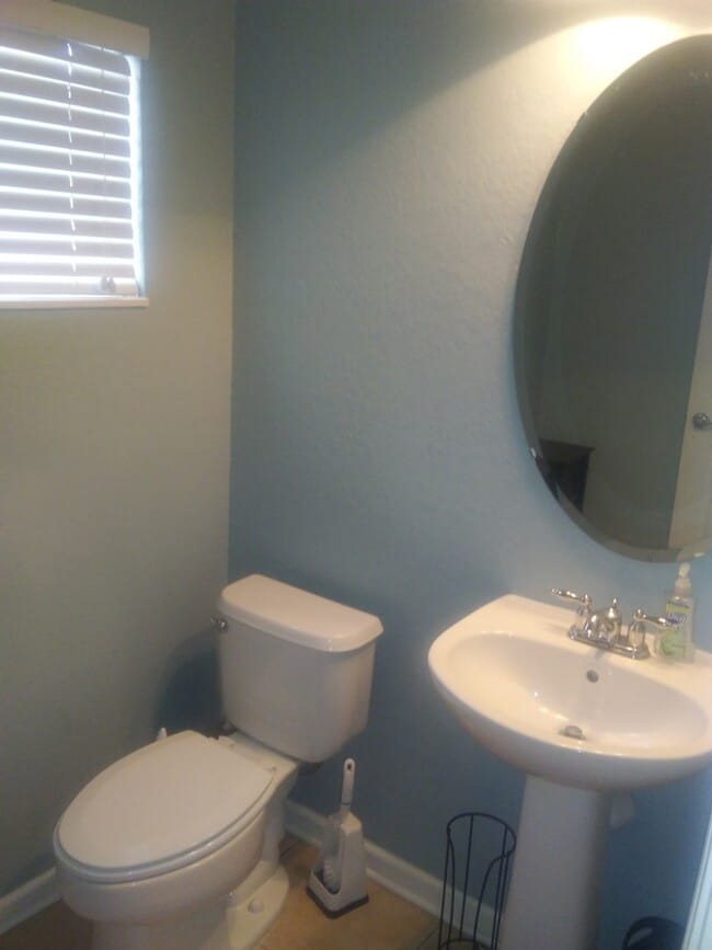 Photo - 3 Bedroom, 2.5 bath in Waterford Lakes ...