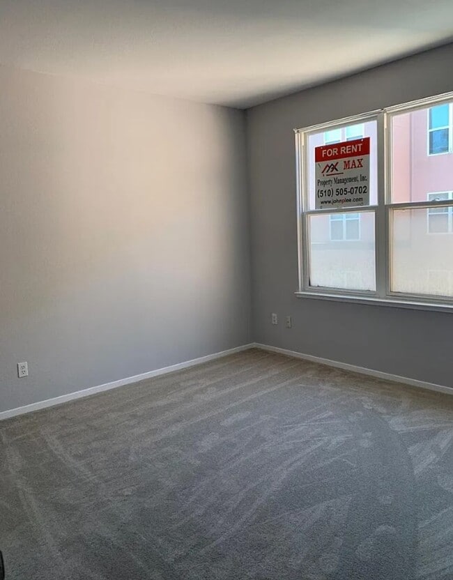 Photo - Beautiful 3 Bedroom Condo in Gated Community – San Francisco! Unidad Stoneridge