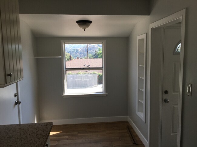 Photo - 10115 Haines Canyon Ave