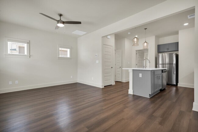 Photo - One Bedroom Cottage with Fenced Backyard!