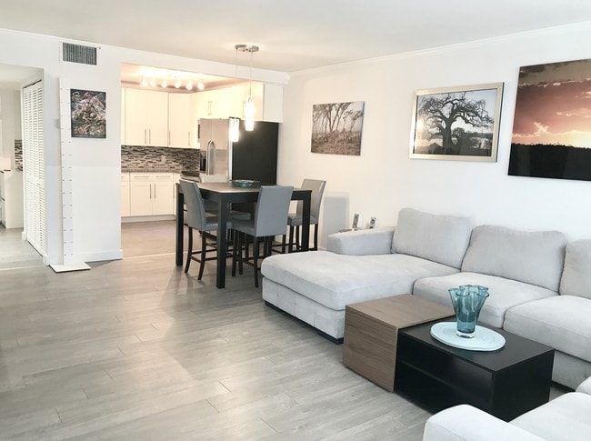 Photo - 2025 NE 164th St Unit 612