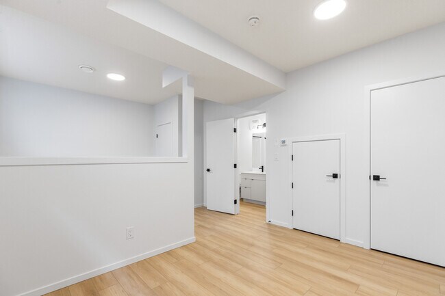 Photo - 11514-11587 87 St NW Unité BSMT 2